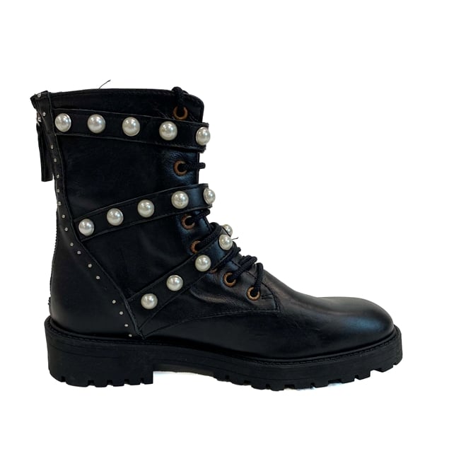 ZARA BASIC Pearl Studded Leather Boots 